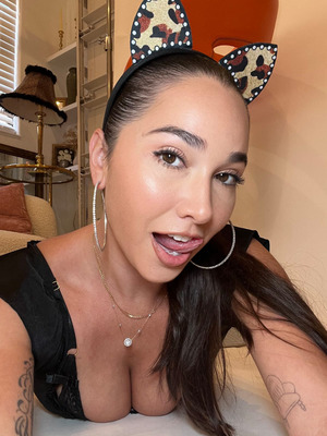 Julie Valdes 4